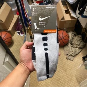 Brand New Nike Elite Basketball Socks White 8-12